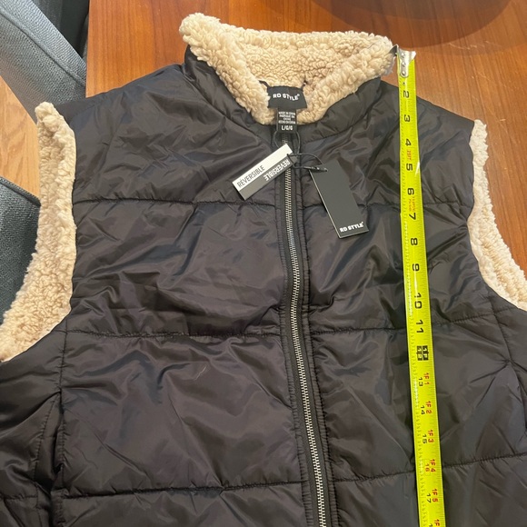 NWT Reversible women’s vest - Picture 2 of 5